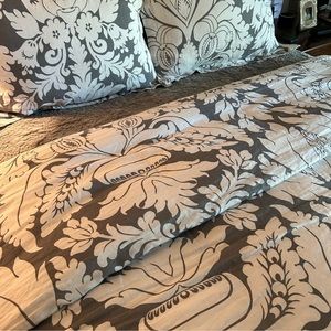 Pottery Barn Duvet & Shams Full -Queen